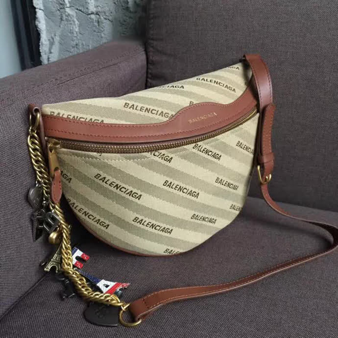 BALENCIAG巴黎世家 半月腰包 帆布材質 滿飾Balenciaga標識提花  BL1811